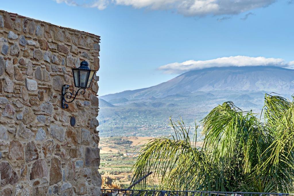 Agriturismo Conte Ruggero Villa Centuripe Eksteriør billede